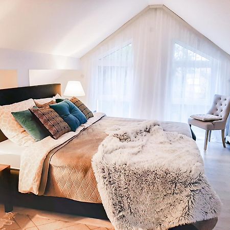 Design Maisonette - 24H Self-Check-In - Bis 7 Pers - In Direkter Weihernaehe - Parkplatz - Wifi - Balkon -Terrasse - Radwege Schiffweiler Dış mekan fotoğraf