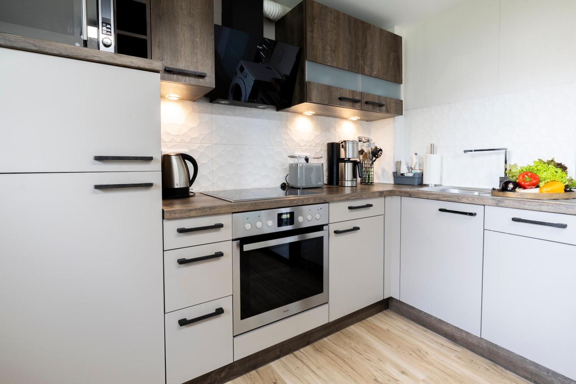 Design Maisonette - 24H Self-Check-In - Bis 7 Pers - In Direkter Weihernaehe - Parkplatz - Wifi - Balkon -Terrasse - Radwege Schiffweiler Dış mekan fotoğraf