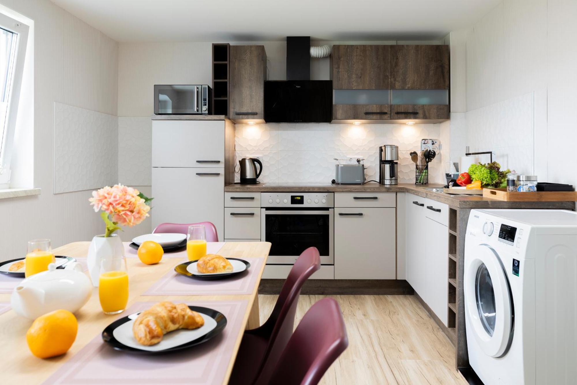 Design Maisonette - 24H Self-Check-In - Bis 7 Pers - In Direkter Weihernaehe - Parkplatz - Wifi - Balkon -Terrasse - Radwege Schiffweiler Dış mekan fotoğraf