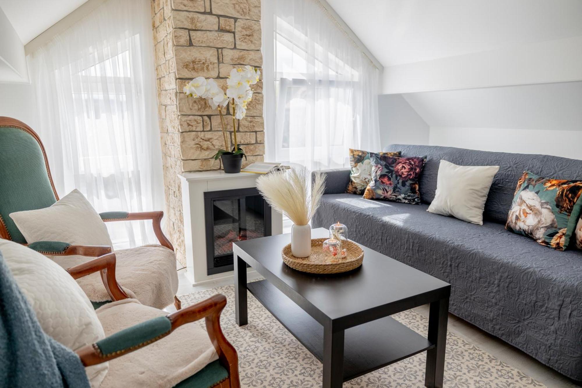 Design Maisonette - 24H Self-Check-In - Bis 7 Pers - In Direkter Weihernaehe - Parkplatz - Wifi - Balkon -Terrasse - Radwege Schiffweiler Dış mekan fotoğraf