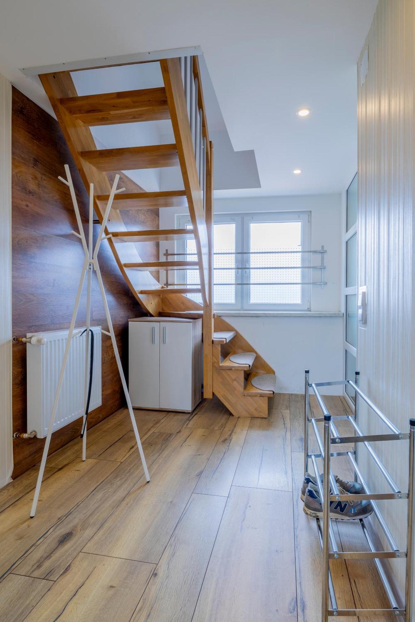 Design Maisonette - 24H Self-Check-In - Bis 7 Pers - In Direkter Weihernaehe - Parkplatz - Wifi - Balkon -Terrasse - Radwege Schiffweiler Dış mekan fotoğraf