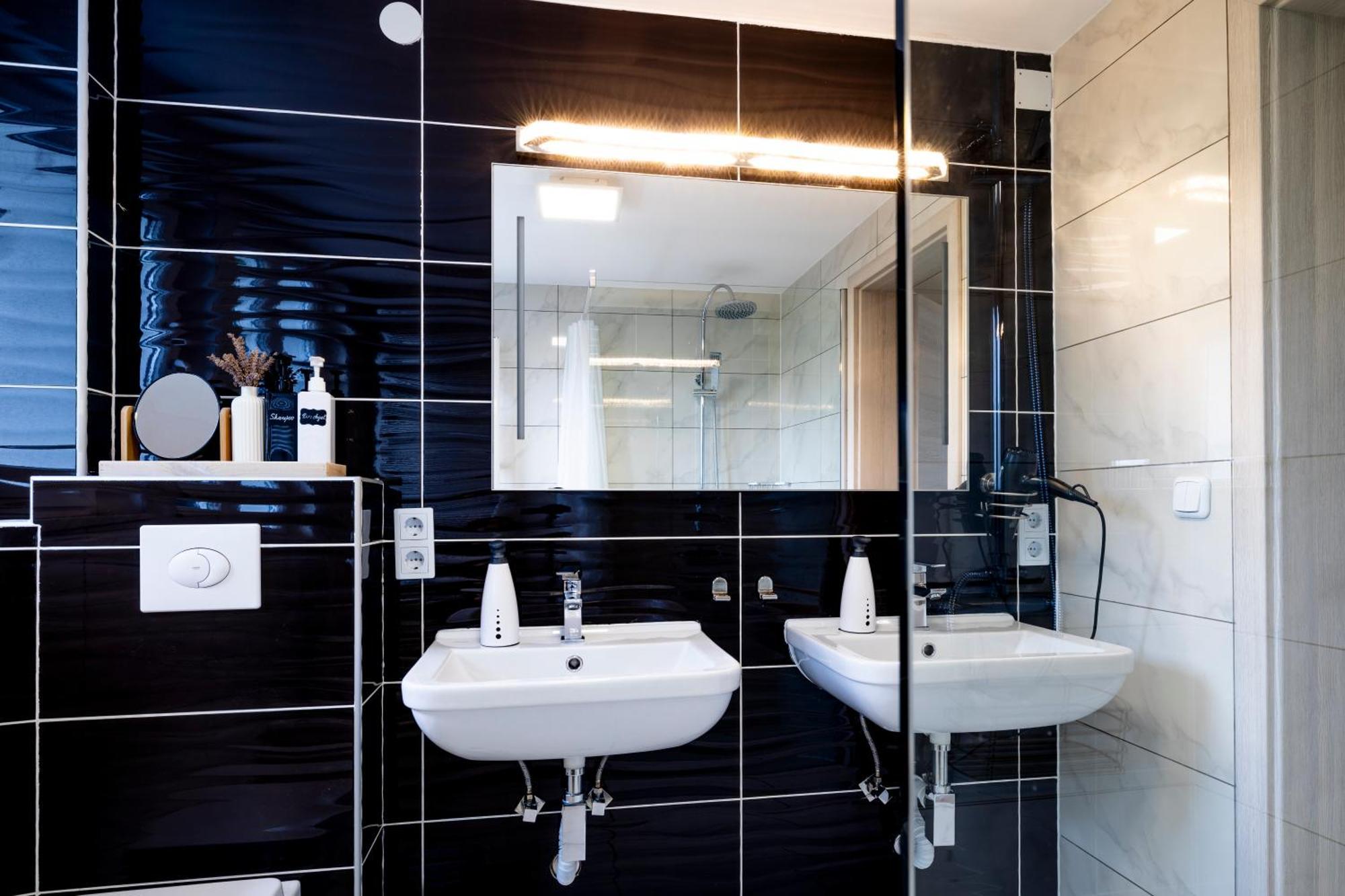 Design Maisonette - 24H Self-Check-In - Bis 7 Pers - In Direkter Weihernaehe - Parkplatz - Wifi - Balkon -Terrasse - Radwege Schiffweiler Dış mekan fotoğraf